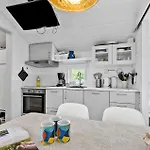 Beautiful In With Kitchen Tatil Evi *